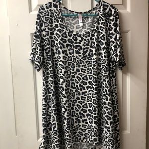 White leopard Perfect T